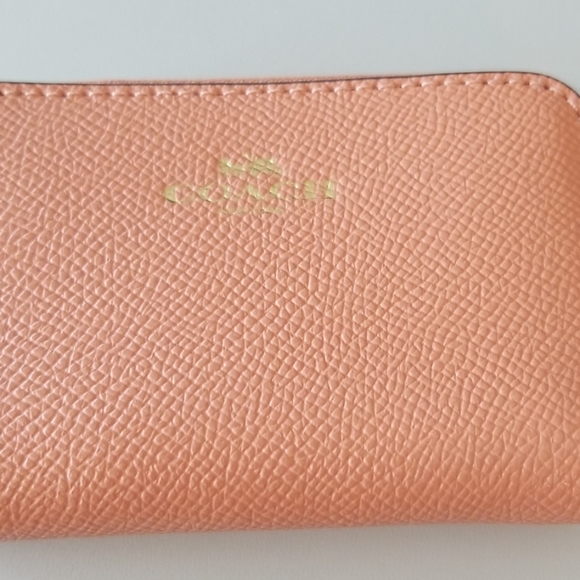 Coach Handbags - NEW Coach  Zip Around Credit Card Hold